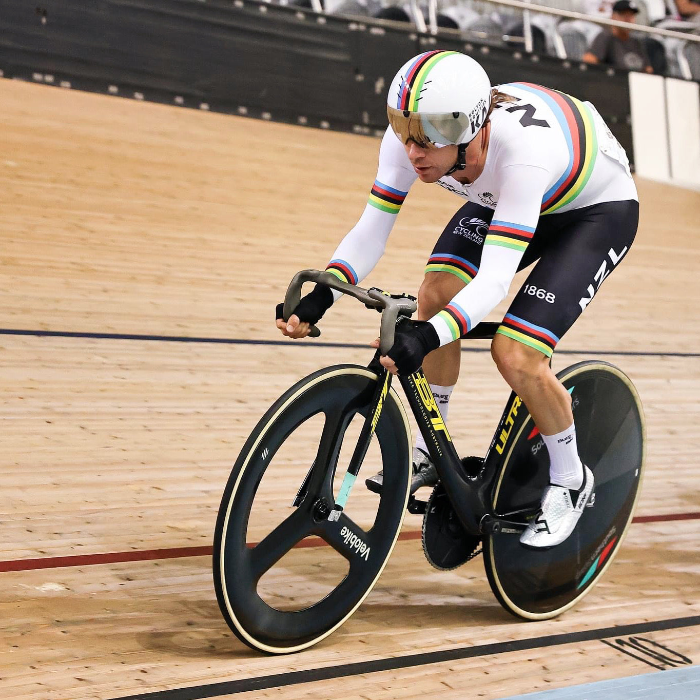 Aarom Gate - UCI Points Race world Champion with the Velobike Innovation Altair 3 Spoke wheel