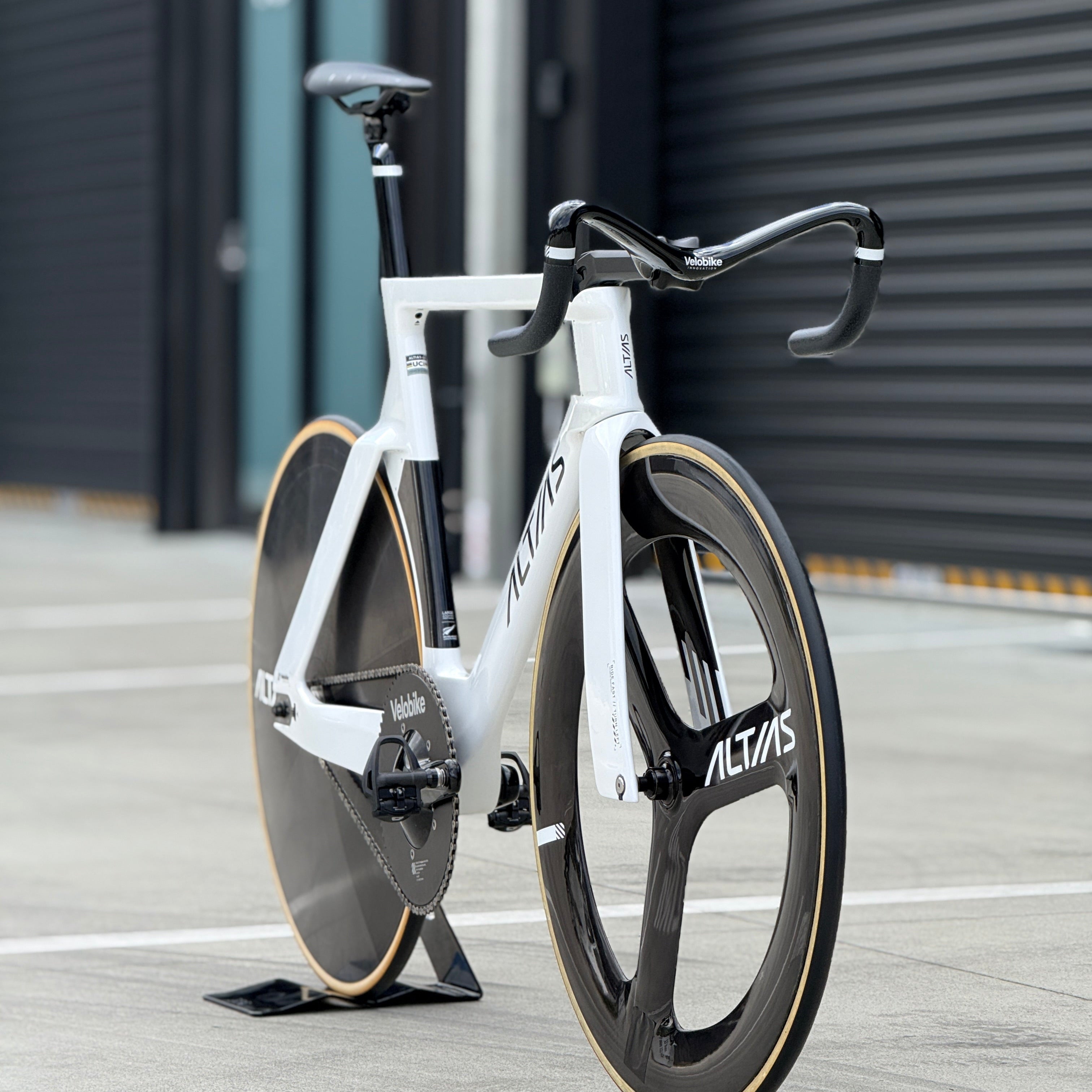 Vector Handlbars on Altias Fusion bike 
